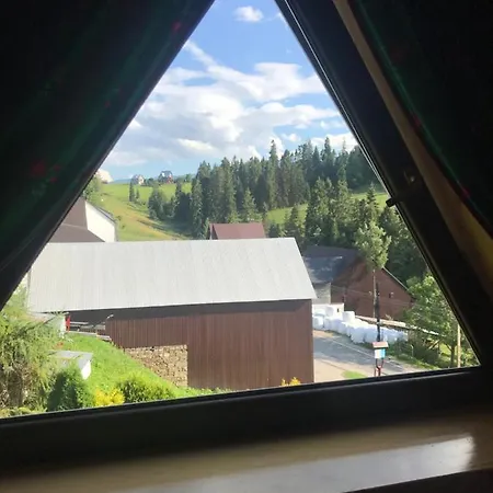 U Beaty I Henka, Lejlighed